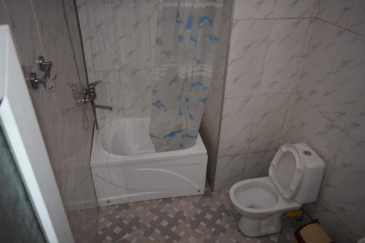 Ucha'S Apartment 巴统 外观 照片