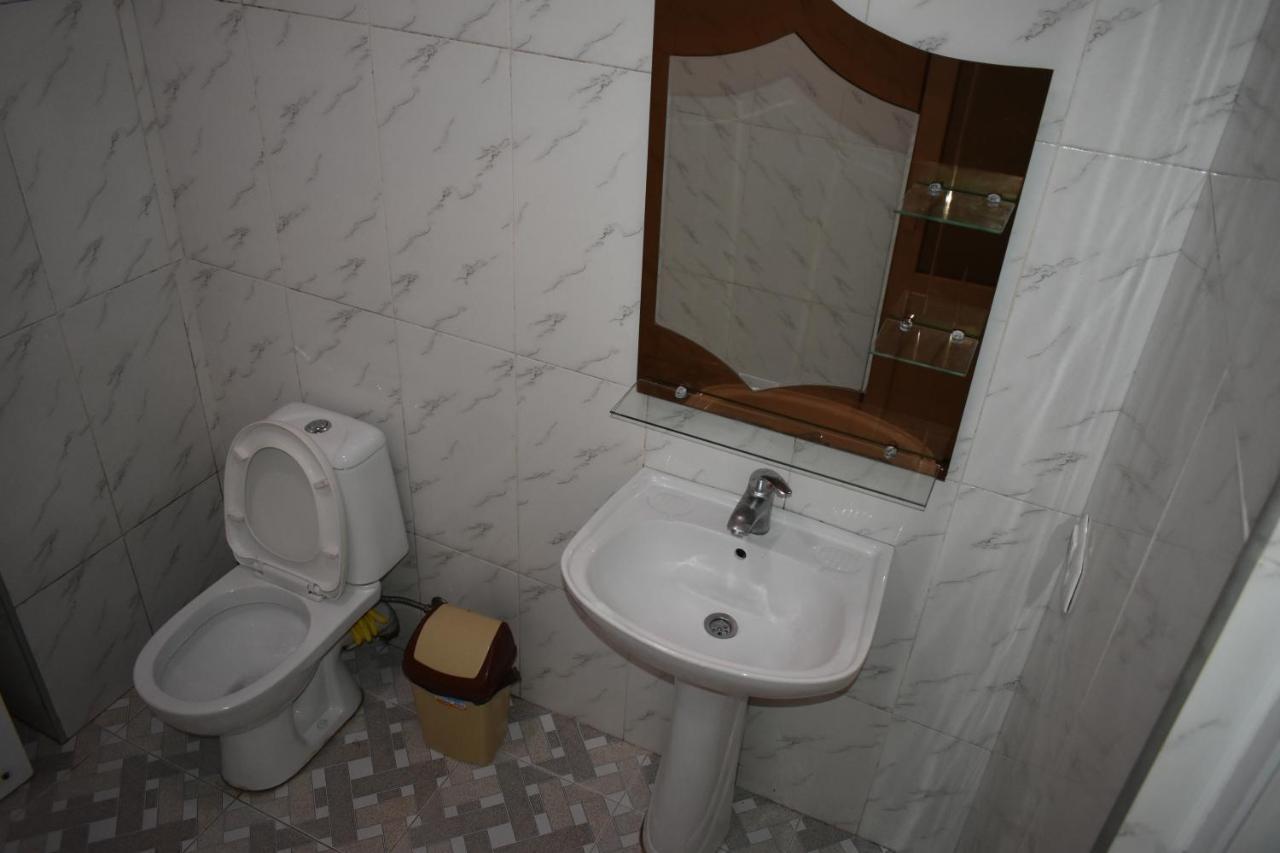 Ucha'S Apartment 巴统 外观 照片
