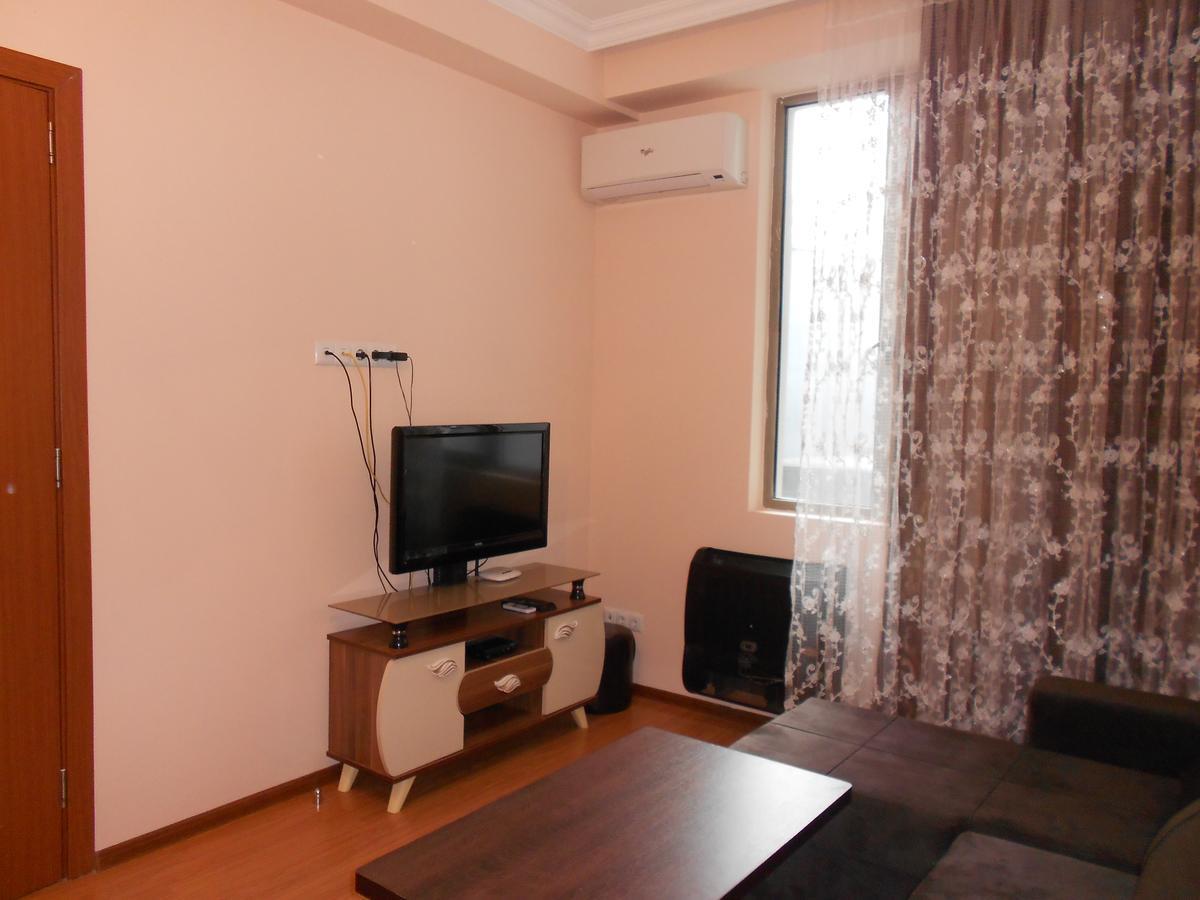 Ucha'S Apartment 巴统 外观 照片