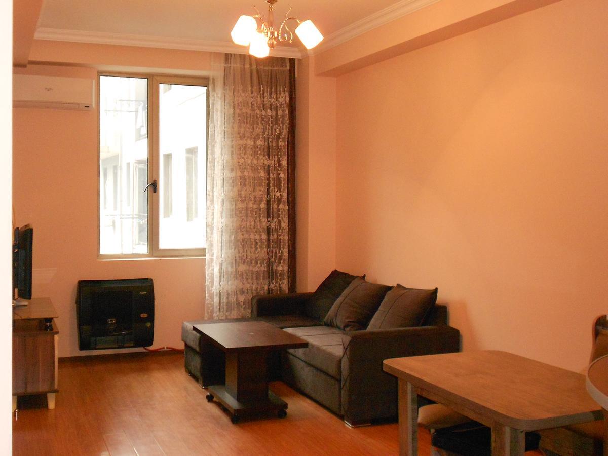 Ucha'S Apartment 巴统 外观 照片