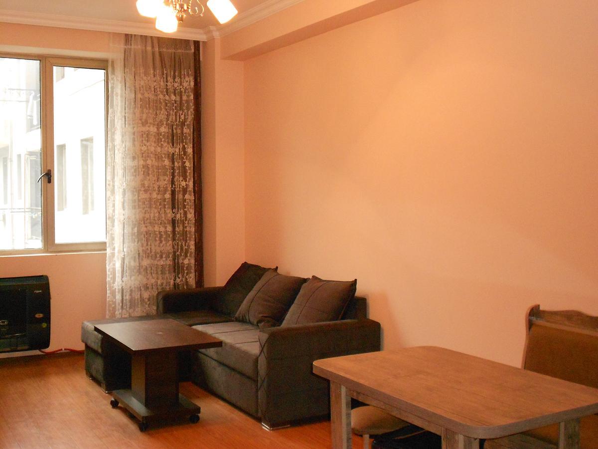 Ucha'S Apartment 巴统 外观 照片