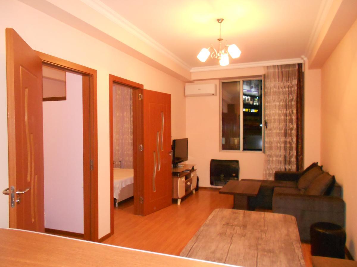 Ucha'S Apartment 巴统 外观 照片