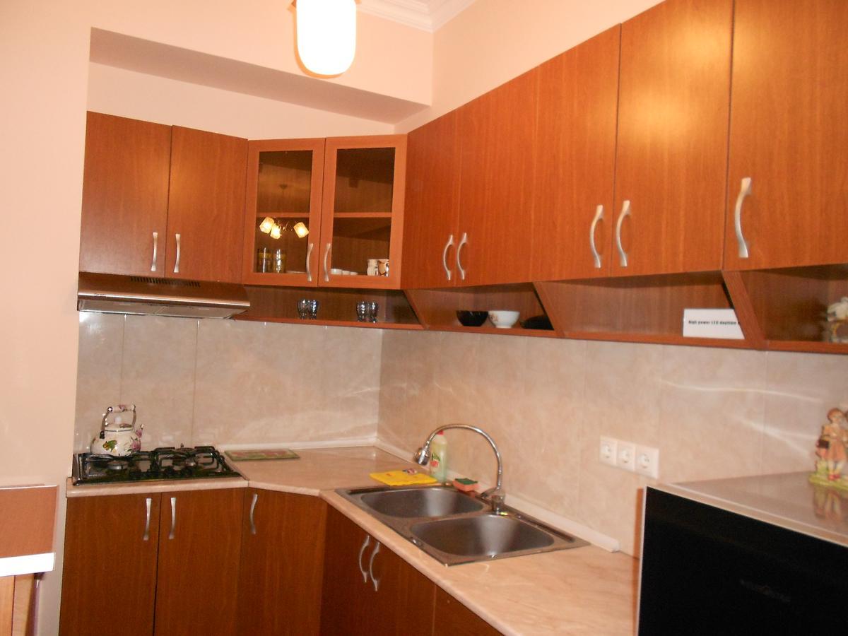 Ucha'S Apartment 巴统 外观 照片
