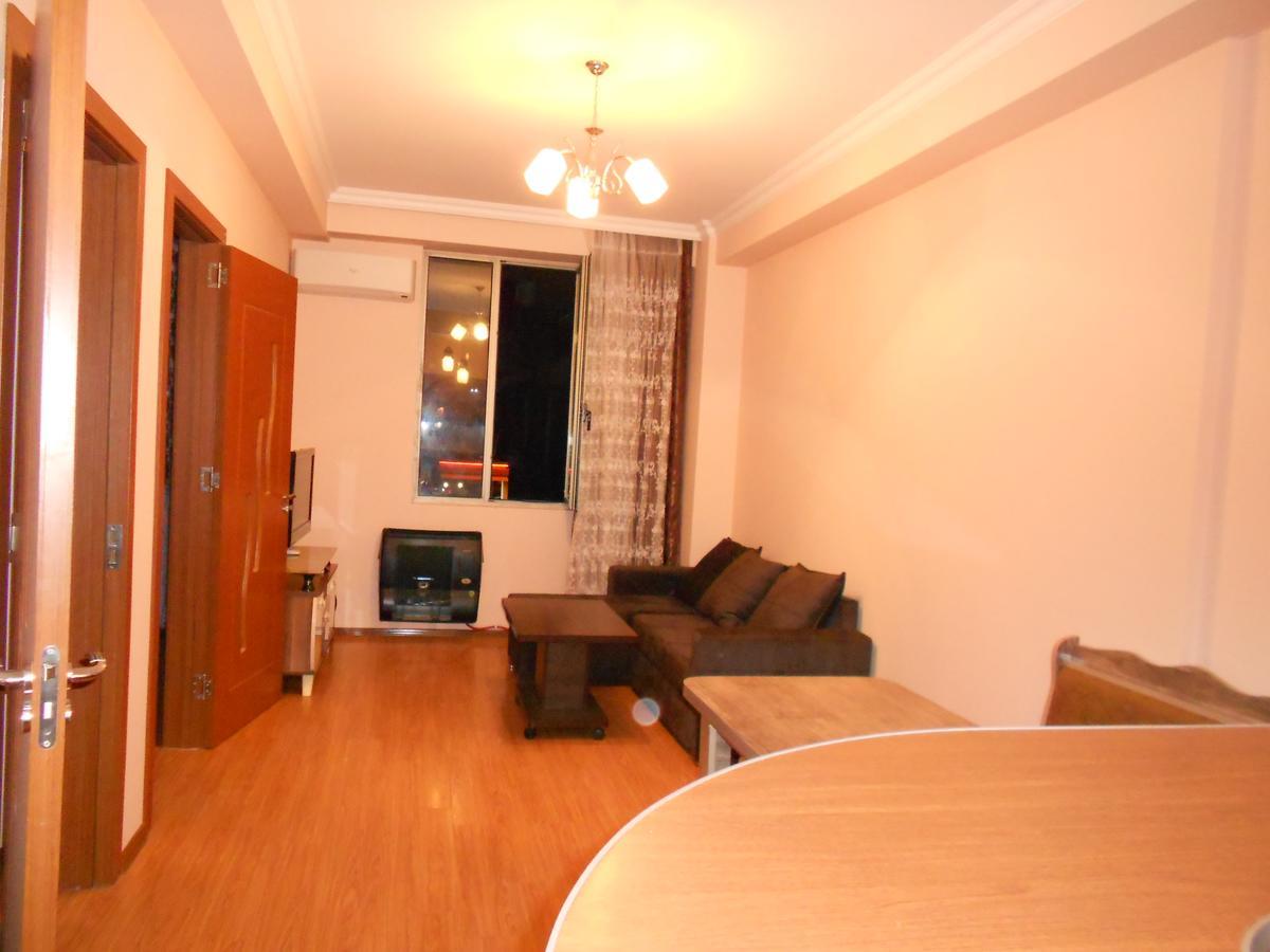 Ucha'S Apartment 巴统 外观 照片
